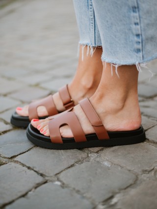 STEVE MADDEN MISSILE SANDAL...