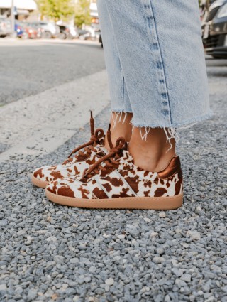 DWRS POONA COW COGNAC WHITE