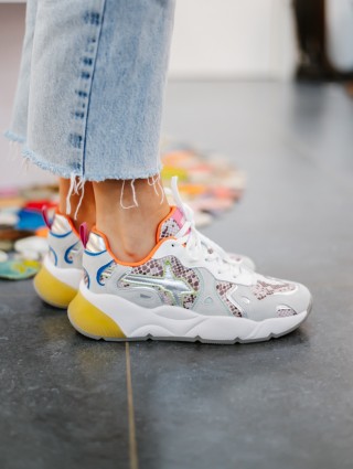 W6YZ SARAH WHITE DARK GREY