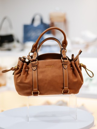 LIUJO S TRUNK CAMMELLO GINESA