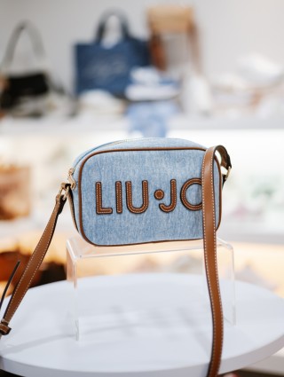 LIUJO M CAMERA CASE LIGHT...