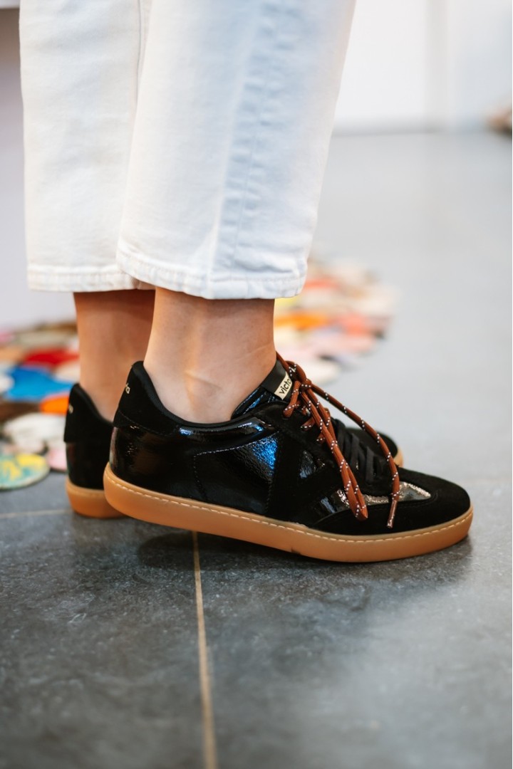 VICTORIA 1126243 NEGRO