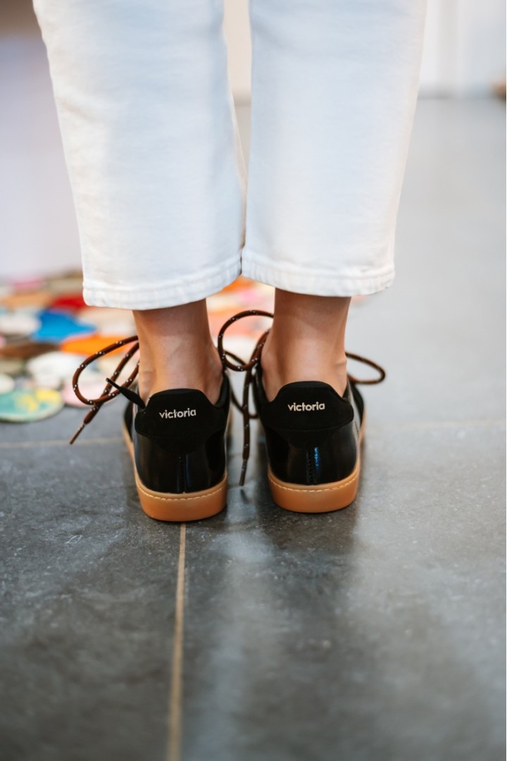 VICTORIA 1126243 NEGRO