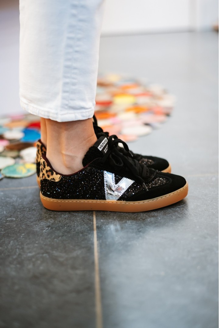 VICTORIA 1126223 NEGRO