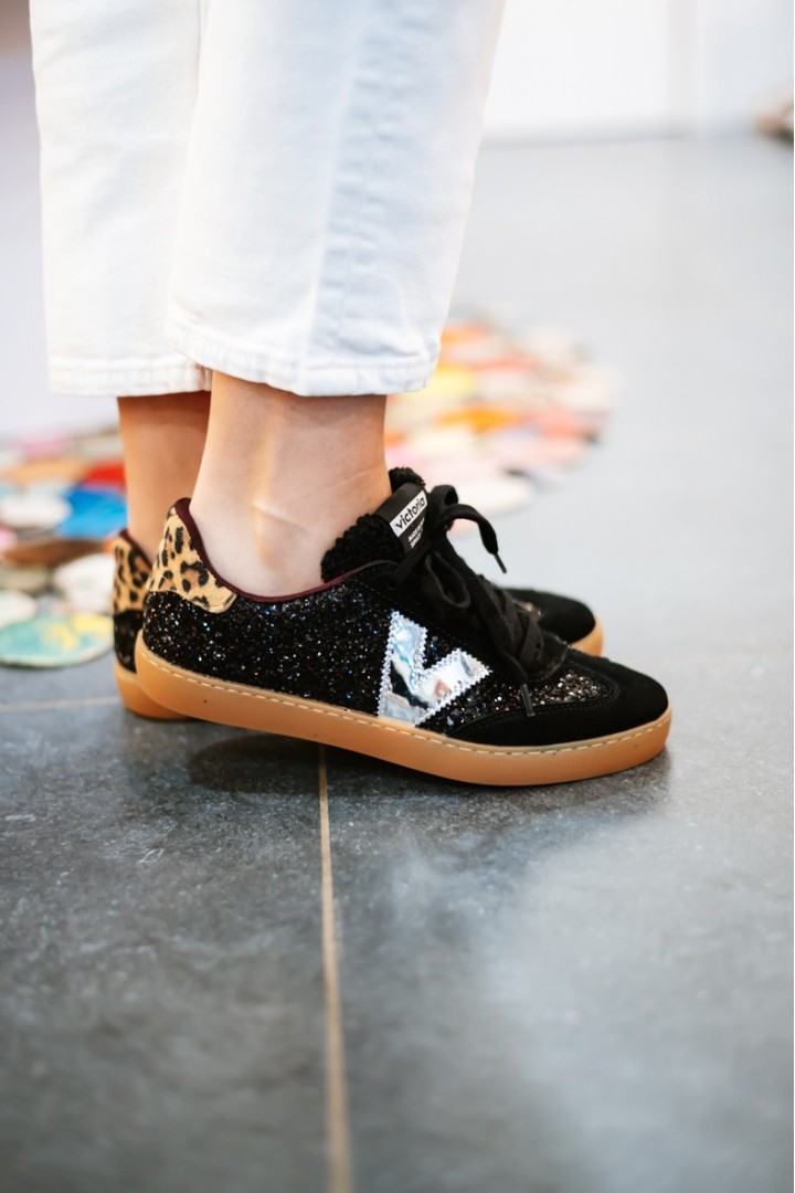 VICTORIA 1126223 NEGRO