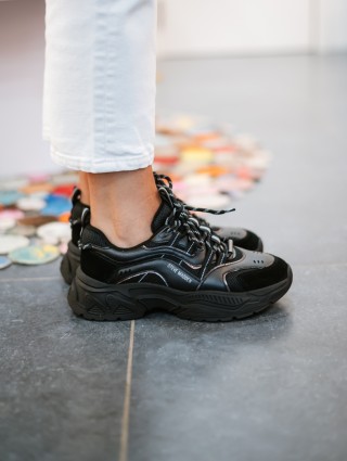 STEVE MADDEN ANIMATES BLACK