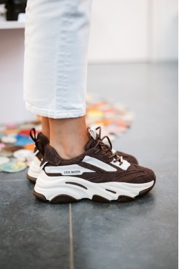 STEVE MADDEN POSSESSION BROWN OFF WHITE
