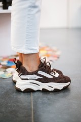STEVE MADDEN POSSESSION BROWN OFF WHITE