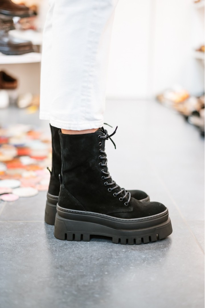 STEVE MADDEN COAST BLACK SUEDE