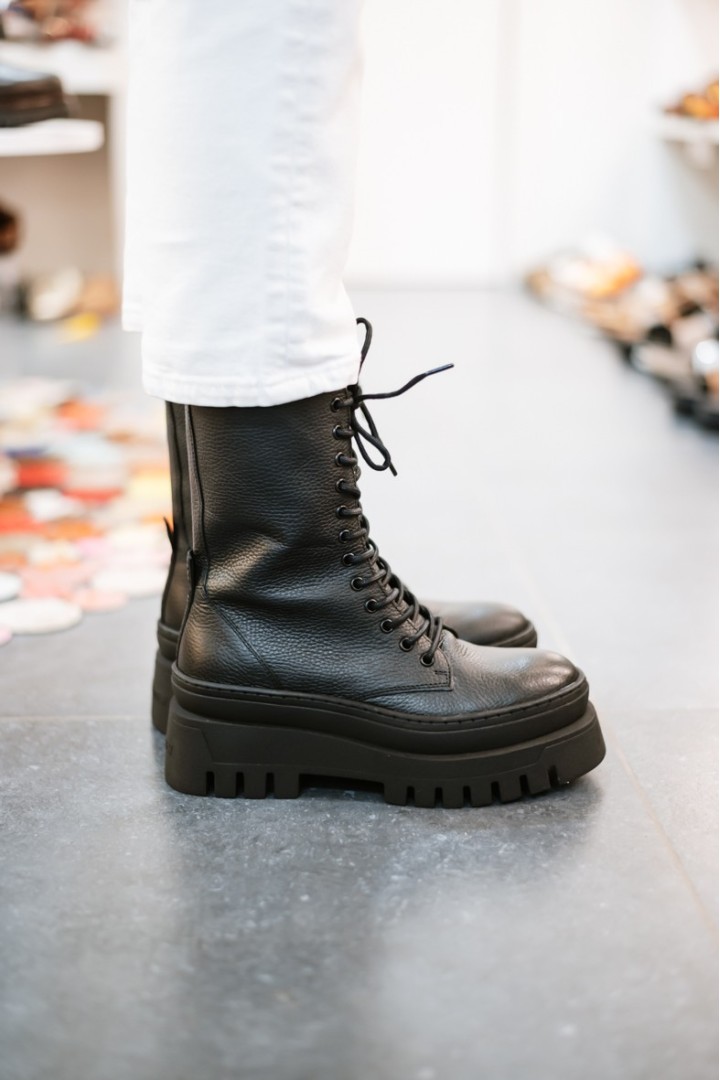 STEVE MADDEN COAST BLACK LEATHER