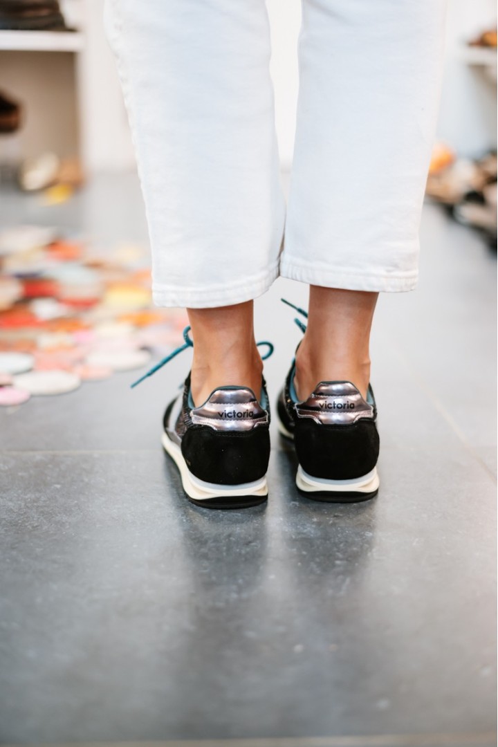 VICTORIA 1158119 NEGRO