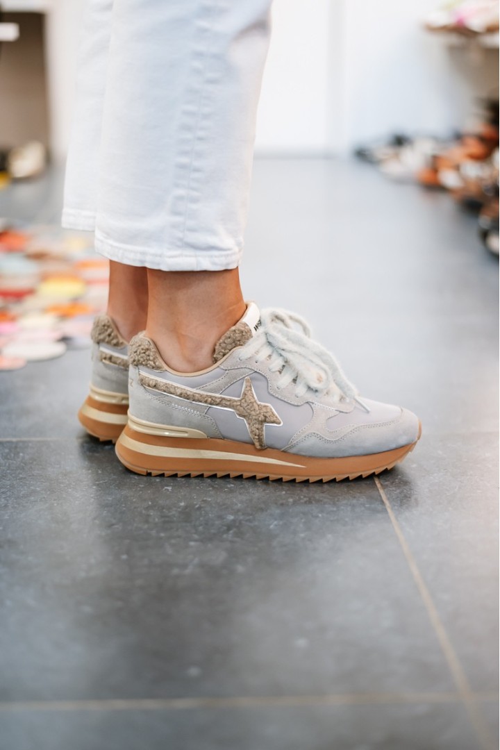 W6YZ YAK SUEDE TAUPE