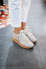 W6YZ YAK SUEDE TAUPE