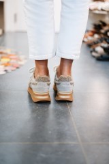 W6YZ YAK SUEDE TAUPE