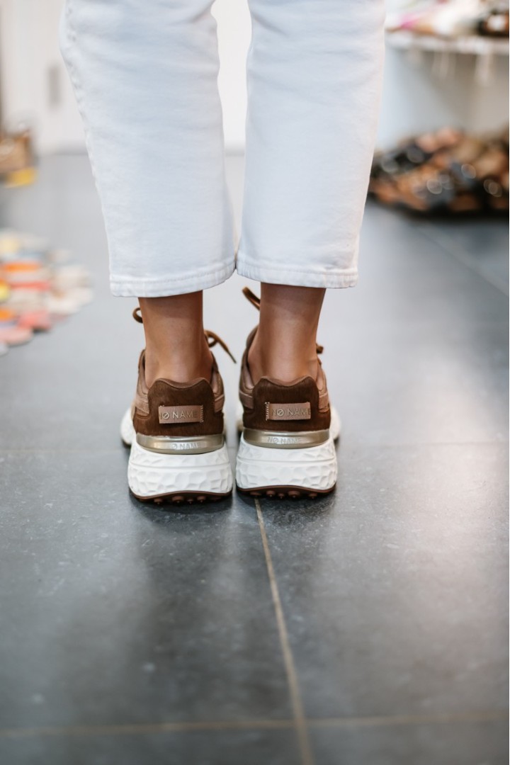 NO NAME CARTER 2.0 RUNNER CHOCO/GOLD